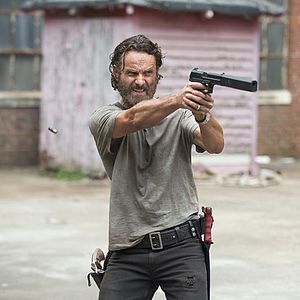 image-the-walking-dead-season-5-episode-7-first-look-at-crossed