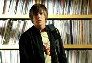 "Witchita Linebacker"--Chris Lowell as Piz in VERONICA MARS on The CW. Photo: Michael Desmond/The CW. ©2006 The CW Network LLC. All Rights Reserved
