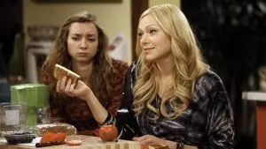 lauren-lapkus_laura-prepon_are-you-there-chelsea