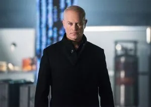 damien-darhk-neal-legends-of-tomorrow-800x569